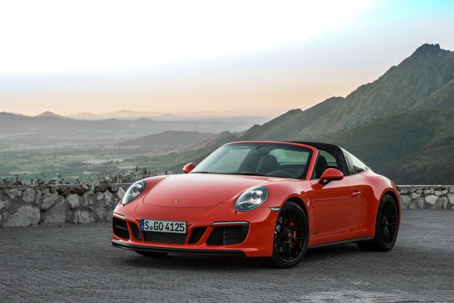  Porsche 911 Targa 4 GTS 2017 года  (WW) (фото 14 из 31)